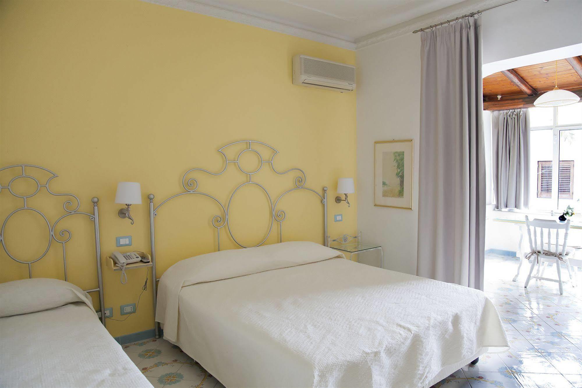 Hotel Residence Mendolita Lipari  Eksteriør billede